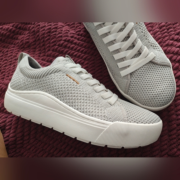 Dr. Scholl's Gray Women's Sneakers - Picture 2 of 11